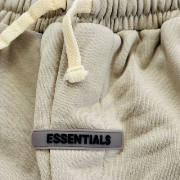 Fear of God Essentials Cream Athletic Shorts - Picture 7 of 7